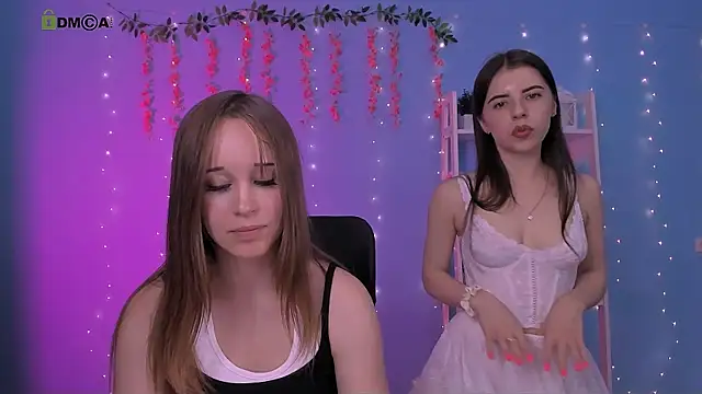lyra desire online show from June 25, 2026, 7:29 pm
