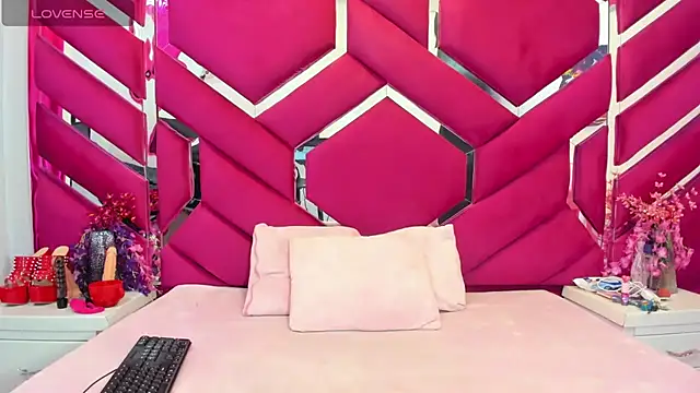 Snapshot of Emmy_Sweet_69 chatting on July 15, 2026, 1:27 pm Emmy Sweet 69 online show from July 15, 2026, 1:27 pm