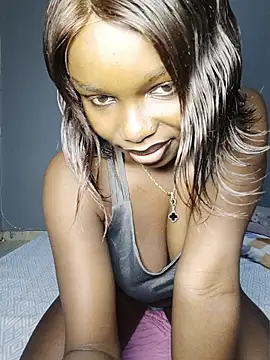 Sexymaurine online show from May 31, 2026, 8:43 pm