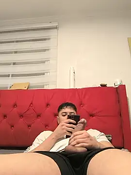 Snapshot of BodyGym18 chatting on May 19, 2026, 7:42 pm BodyGym18 online show from May 19, 2026, 7:42 pm