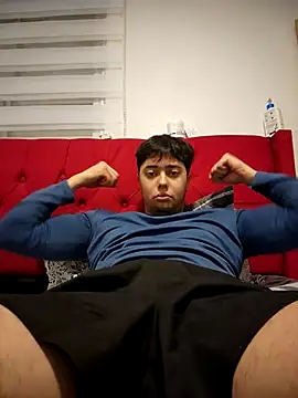 Snapshot of BodyGym18 chatting on August 1, 2026, 4:28 pm BodyGym18 online show from August 1, 2026, 4:28 pm
