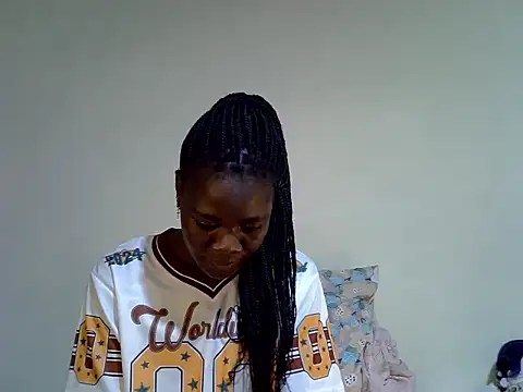 Snapshot of PetiteMelaninn chatting on July 16, 2026, 2:28 am PetiteMelaninn online show from July 16, 2026, 2:28 am