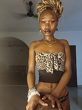 Snapshot of Miragea chatting on July 2, 2026, 3:29 pm Miragea online show from July 2, 2026, 3:29 pm
