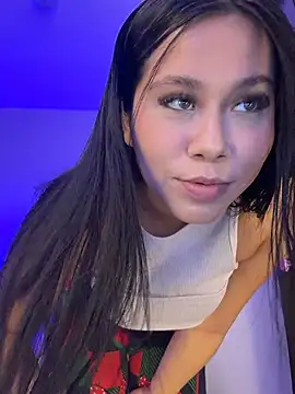 JuliettaSantori online show from June 5, 2026, 2:29 am