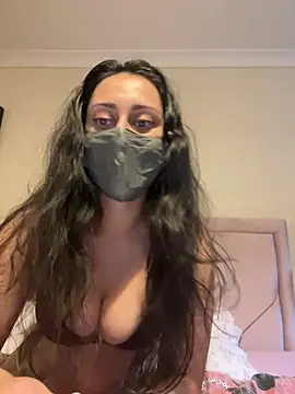 Snapshot of leila_salem chatting on July 6, 2026, 8:00 pm leila salem online show from July 6, 2026, 8:00 pm