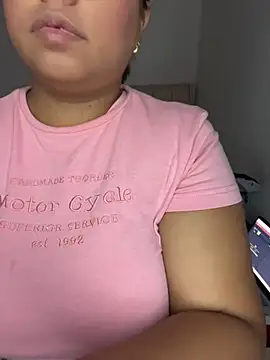Snapshot of valentinams chatting on July 1, 2026, 5:09 am valentinams online show from July 1, 2026, 5:09 am