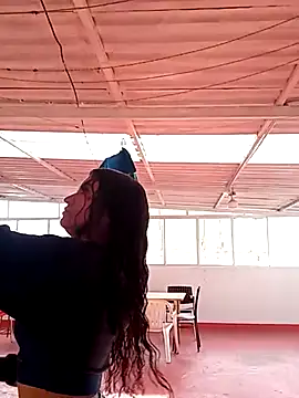 Perla-stone1 online show from July 15, 2026, 10:04 pm