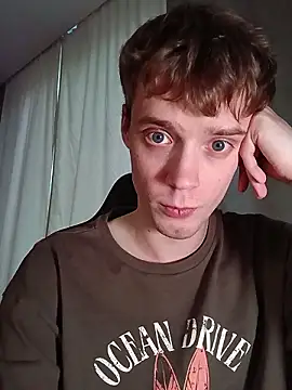 Snapshot of Gaarty chatting on July 17, 2026, 11:09 pm Gaarty online show from July 17, 2026, 11:09 pm