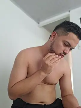 Snapshot of ORTIZ96hot chatting on July 14, 2026, 8:03 pm ORTIZ96hot online show from July 14, 2026, 8:03 pm
