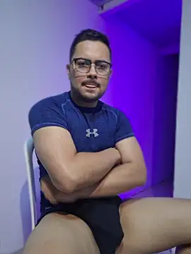 Snapshot of ORTIZ96hot chatting on July 19, 2026, 3:21 am ORTIZ96hot online show from July 19, 2026, 3:21 am