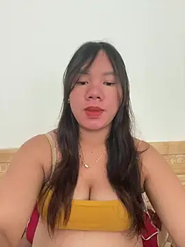 Snapshot of Suki-love chatting on July 9, 2026, 12:15 am Suki-love online show from July 9, 2026, 12:15 am