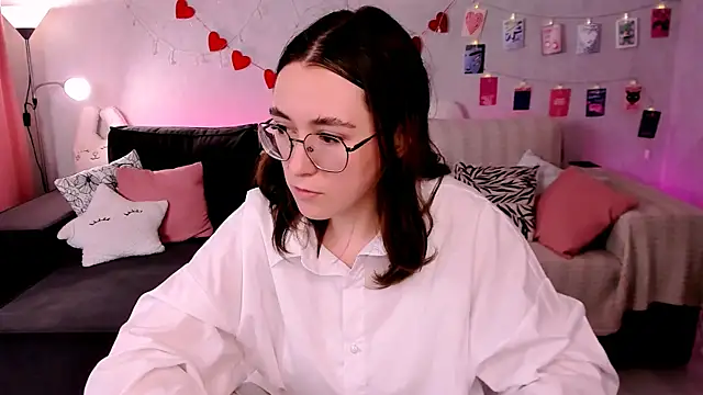 Snapshot of polly_pop_ chatting on July 15, 2026, 9:25 am polly pop online show from July 15, 2026, 9:25 am