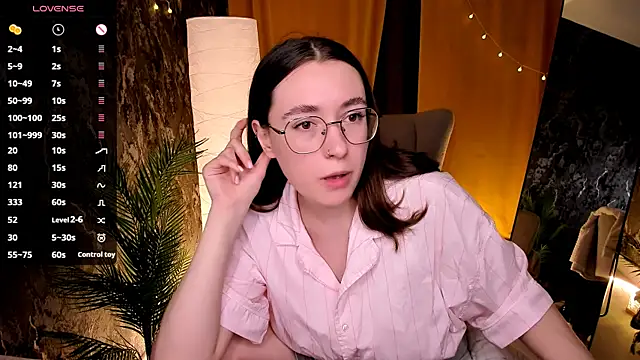 Snapshot of polly_pop_ chatting on July 19, 2026, 9:57 am polly pop online show from July 19, 2026, 9:57 am