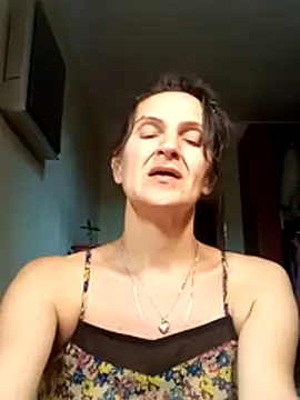 Snapshot of Alene_Lorrie chatting on July 8, 2026, 12:31 pm Alene Lorrie online show from July 8, 2026, 12:31 pm