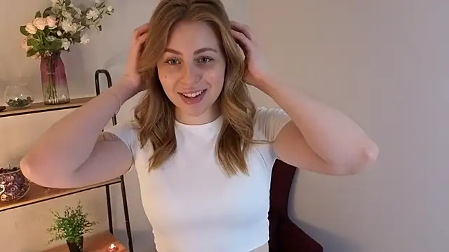 Snapshot of Janet_Jones_ chatting on June 5, 2026, 10:32 am Janet Jones online show from June 5, 2026, 10:32 am