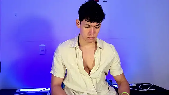 Snapshot of Luke_Muscle chatting on May 29, 2026, 12:58 pm Luke Muscle online show from May 29, 2026, 12:58 pm