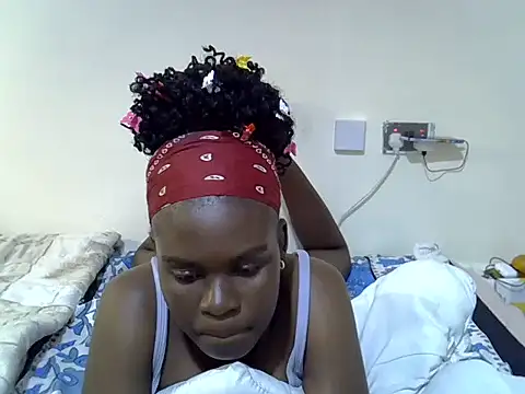 Snapshot of creamypetite chatting on July 16, 2026, 9:15 am creamypetite online show from July 16, 2026, 9:15 am