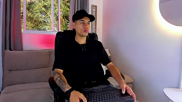 Snapshot of NickCopeer_ chatting on July 21, 2026, 1:02 pm NickCopeer online show from July 21, 2026, 1:02 pm
