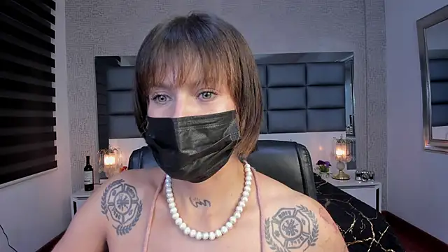 Snapshot of Mrs_Regina_clk chatting on July 16, 2026, 8:59 pm Mrs Regina clk online show from July 16, 2026, 8:59 pm