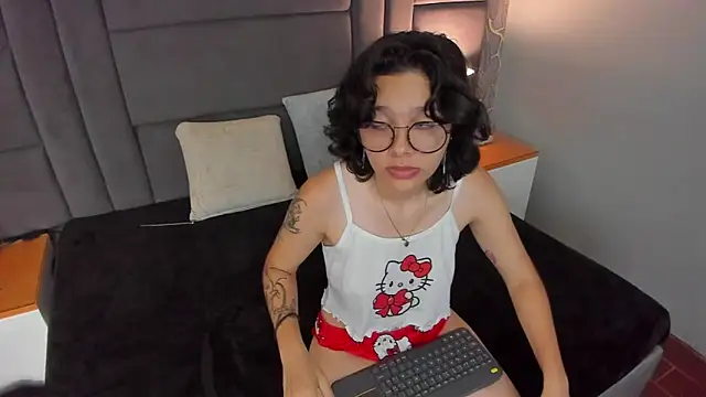 Snapshot of scarleth_blaze chatting on June 19, 2026, 3:22 am scarleth blaze online show from June 19, 2026, 3:22 am