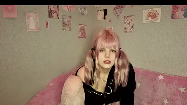 Snapshot of VelvetAlice chatting on June 17, 2026, 9:05 pm VelvetAlice online show from June 17, 2026, 9:05 pm