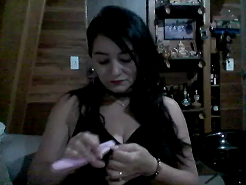 Snapshot of Anlly_garcia002 chatting on June 27, 2026, 1:54 am Anlly garcia002 online show from June 27, 2026, 1:54 am