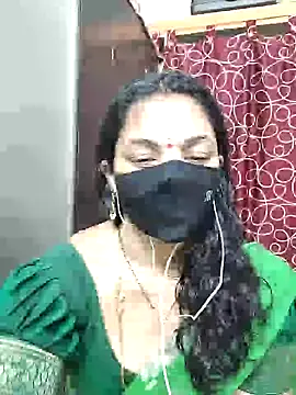 Snapshot of Leela_555 chatting on July 4, 2026, 5:24 am Leela 555 online show from July 4, 2026, 5:24 am