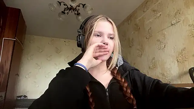 Snapshot of SusanaLeichty chatting on May 30, 2026, 6:21 am SusanaLeichty online show from May 30, 2026, 6:21 am