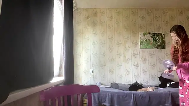 SusanaLeichty online show from July 12, 2026, 4:42 pm