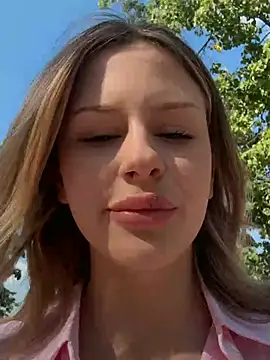 Snapshot of FallenSky chatting on June 10, 2026, 1:32 pm FallenSky online show from June 10, 2026, 1:32 pm
