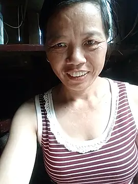 Snapshot of Elfledaa chatting on July 13, 2026, 8:17 am Elfledaa online show from July 13, 2026, 8:17 am