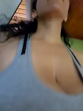 Snapshot of LUCI_LOVE chatting on December 19, 2024, 4:35 pm LUCI LOVE online show from December 19, 2024, 4:35 pm