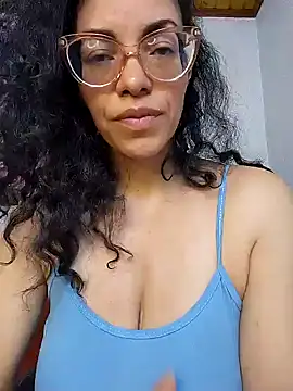 Snapshot of LUCI_LOVE chatting on December 23, 2024, 11:47 am LUCI LOVE online show from December 23, 2024, 11:47 am