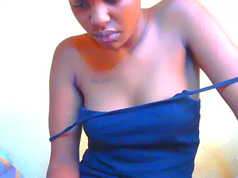 Snapshot of prettysuri22 chatting on June 1, 2026, 8:38 am prettysuri22 online show from June 1, 2026, 8:38 am