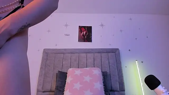 DannaRobers online show from July 3, 2026, 12:06 am
