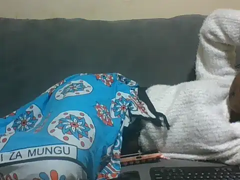 Snapshot of Applecute254 chatting on July 16, 2026, 5:08 pm Applecute254 online show from July 16, 2026, 5:08 pm