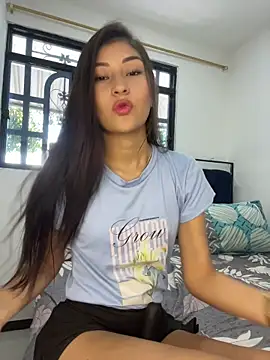 Snapshot of Aylin-fire chatting on June 9, 2026, 7:36 pm Aylin-fire online show from June 9, 2026, 7:36 pm