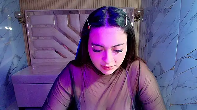 Snapshot of Kiara_Moon_r chatting on July 7, 2026, 6:47 am Kiara Moon r online show from July 7, 2026, 6:47 am