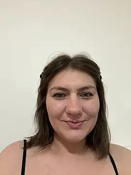 babyella13 online show from June 18, 2026, 7:18 pm