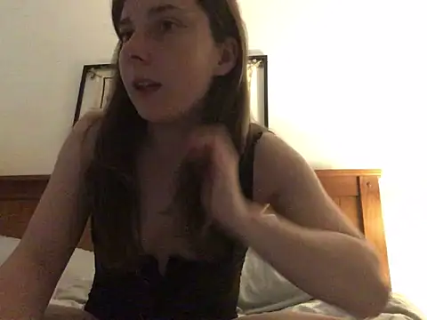 Snapshot of Maisie_01 chatting on June 16, 2026, 7:38 pm Maisie 01 online show from June 16, 2026, 7:38 pm