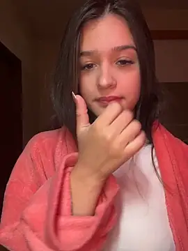 Snapshot of julhya_duarte chatting on June 16, 2026, 5:15 pm julhya duarte online show from June 16, 2026, 5:15 pm