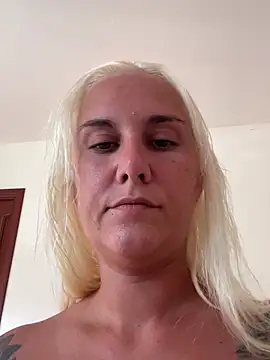 Snapshot of Sofia_beee chatting on July 28, 2026, 4:39 pm Sofia beee online show from July 28, 2026, 4:39 pm