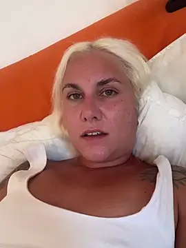 Snapshot of Sofia_beee chatting on July 30, 2026, 2:16 pm Sofia beee online show from July 30, 2026, 2:16 pm
