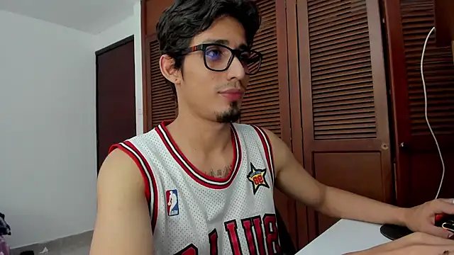Snapshot of SrIncognito666 chatting on June 17, 2026, 12:07 pm SrIncognito666 online show from June 17, 2026, 12:07 pm