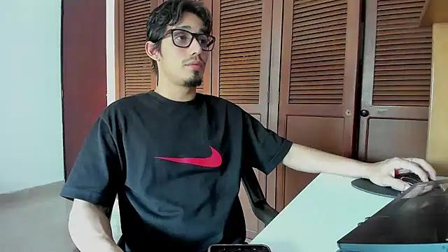 Snapshot of SrIncognito666 chatting on June 24, 2026, 8:30 pm SrIncognito666 online show from June 24, 2026, 8:30 pm