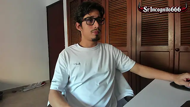 Snapshot of SrIncognito666 chatting on July 3, 2026, 11:38 am SrIncognito666 online show from July 3, 2026, 11:38 am