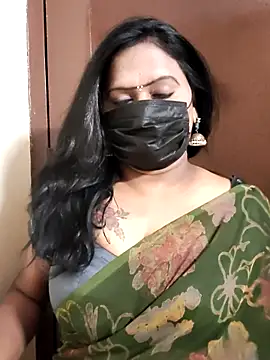 Snapshot of Meera_mia chatting on July 15, 2026, 6:35 pm Meera mia online show from July 15, 2026, 6:35 pm