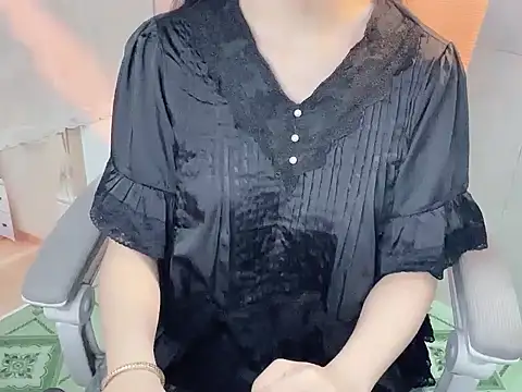 -Naomii  online show from July 14, 2026, 7:57 am