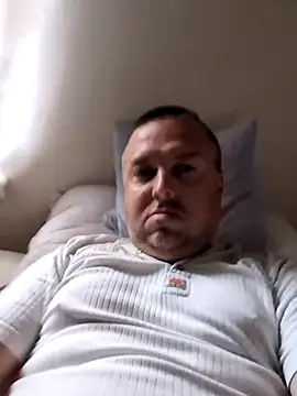 krzyszto1986 online show from June 12, 2026, 3:16 am