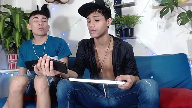 STRANGER BOYS online show from May 29, 2026, 10:19 pm